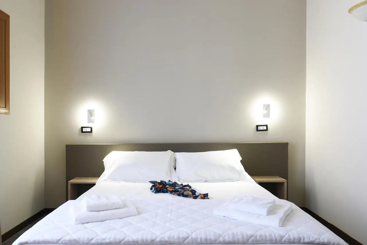 **  Hotel Roma 62 Palermo Itália
